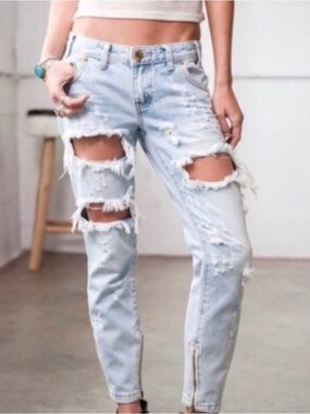 One Teaspoon Distressed Ripped Boyfriend Jeans Light Wash Low Rise Denim